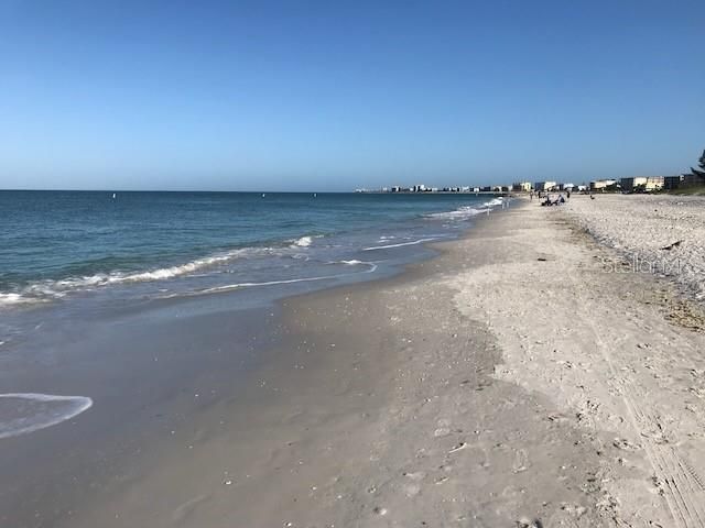 For Sale: $360,000 (1 beds, 1 baths, 684 Square Feet)