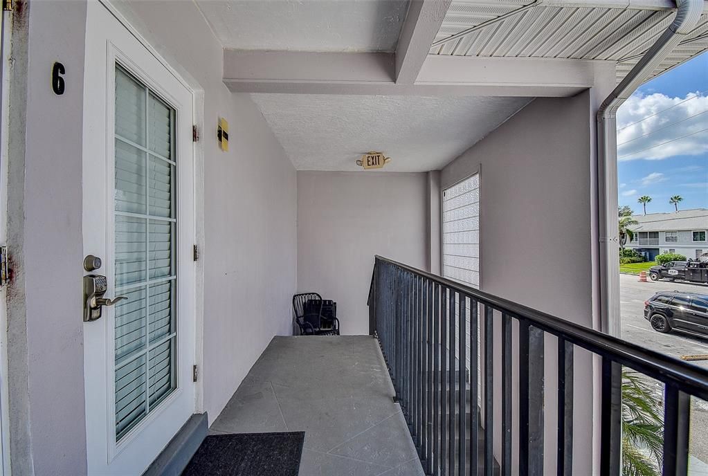 For Sale: $360,000 (1 beds, 1 baths, 684 Square Feet)