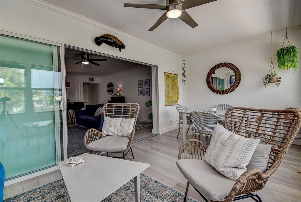 For Sale: $360,000 (1 beds, 1 baths, 684 Square Feet)