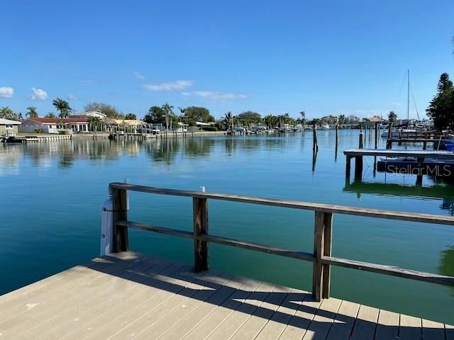 For Sale: $360,000 (1 beds, 1 baths, 684 Square Feet)