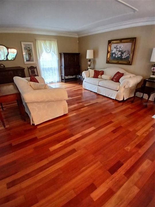 En Venta: $1,175,000 (4 camas, 4 baños, 4910 Pies cuadrados)