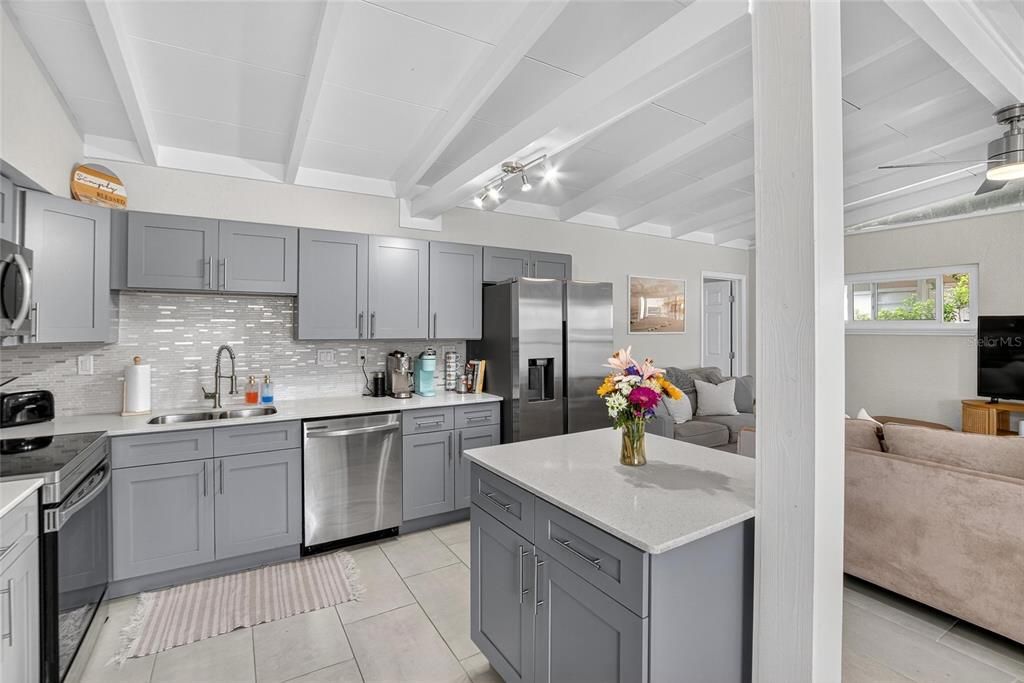 For Rent: $2,500 (3 beds, 2 baths, 1125 Square Feet)