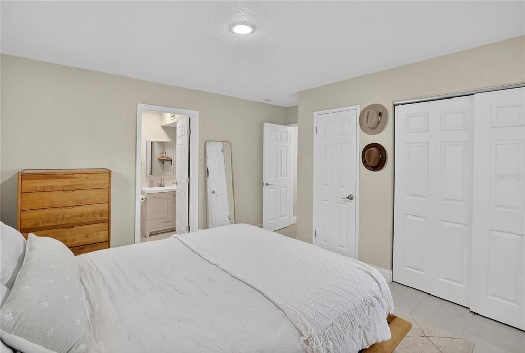 For Rent: $2,500 (3 beds, 2 baths, 1125 Square Feet)