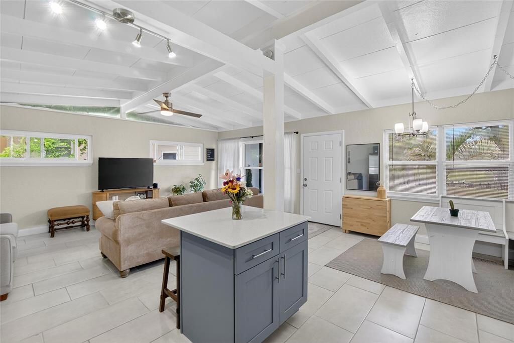 For Rent: $2,500 (3 beds, 2 baths, 1125 Square Feet)