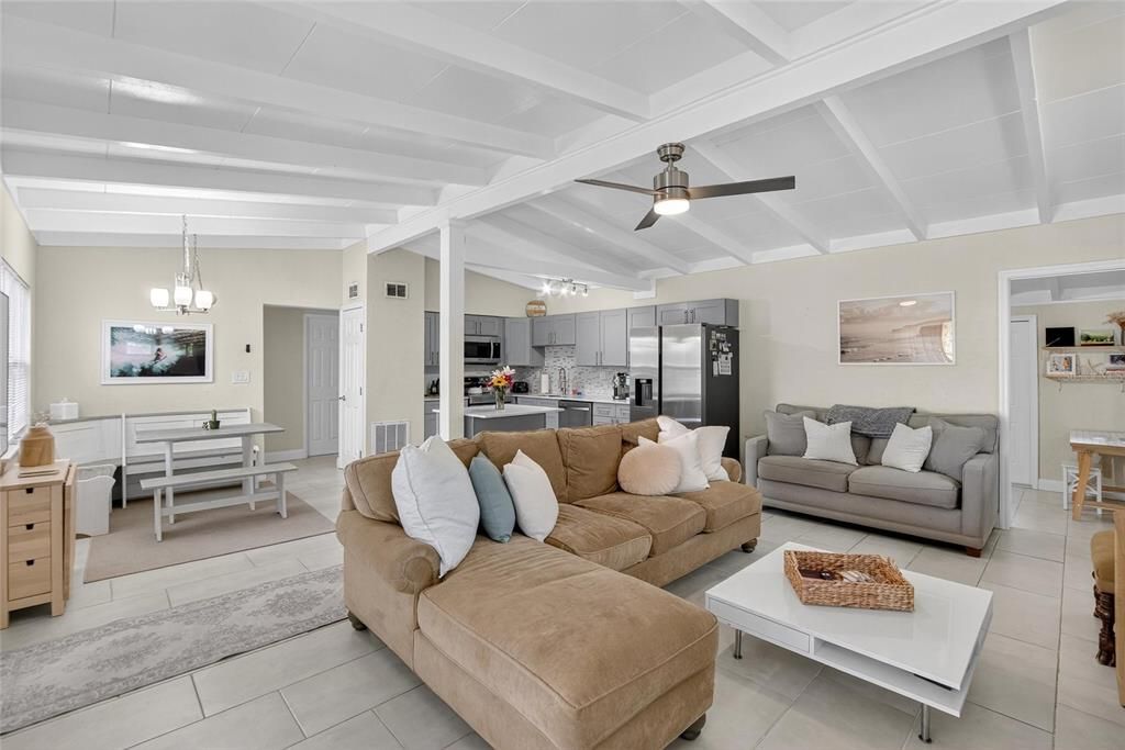 For Rent: $2,500 (3 beds, 2 baths, 1125 Square Feet)