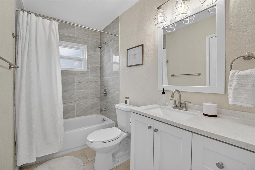 For Rent: $2,500 (3 beds, 2 baths, 1125 Square Feet)