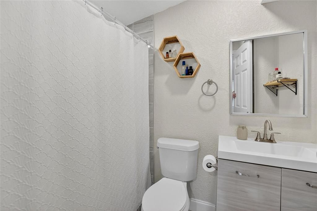 For Rent: $2,500 (3 beds, 2 baths, 1125 Square Feet)