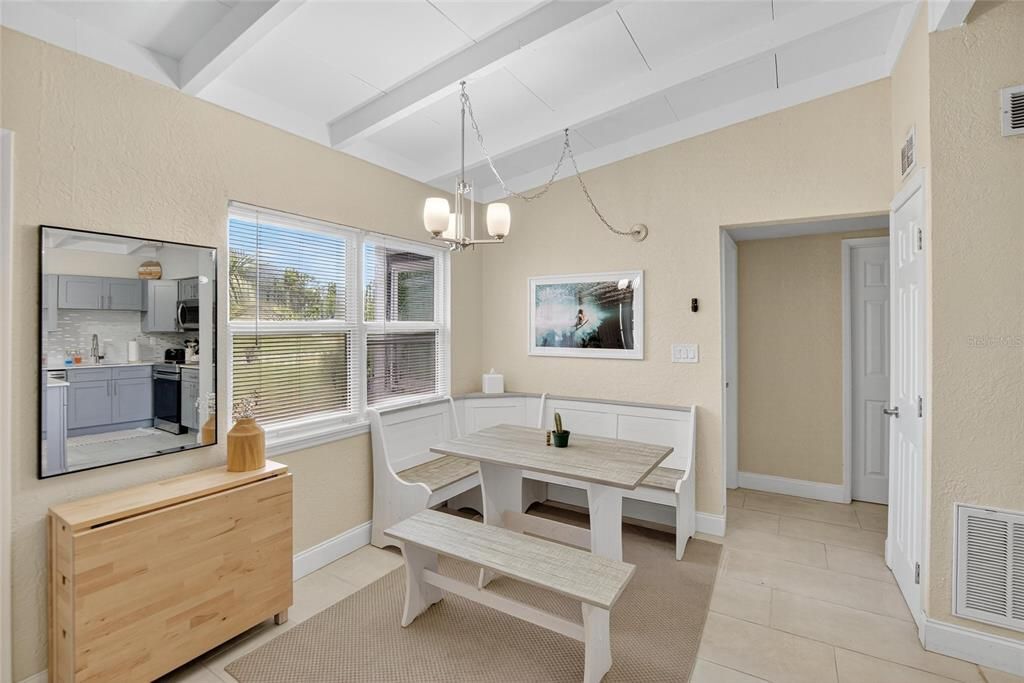 For Rent: $2,500 (3 beds, 2 baths, 1125 Square Feet)