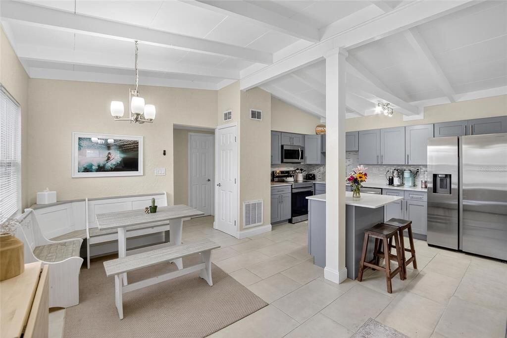 For Rent: $2,500 (3 beds, 2 baths, 1125 Square Feet)