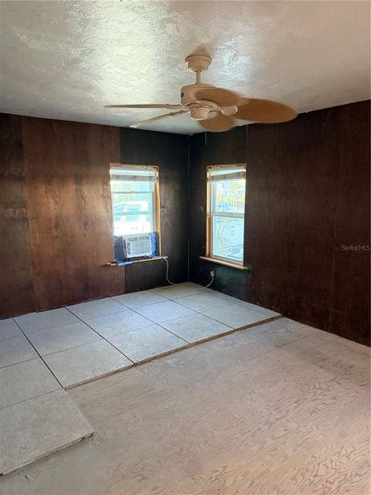 На продажу: $210,000 (2 спален, 2 ванн, 1056 Квадратных фут)