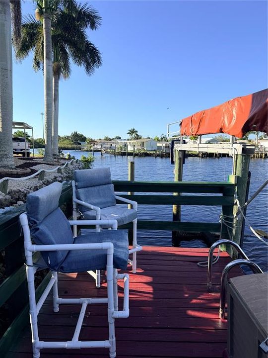 На продажу: $210,000 (2 спален, 2 ванн, 1056 Квадратных фут)