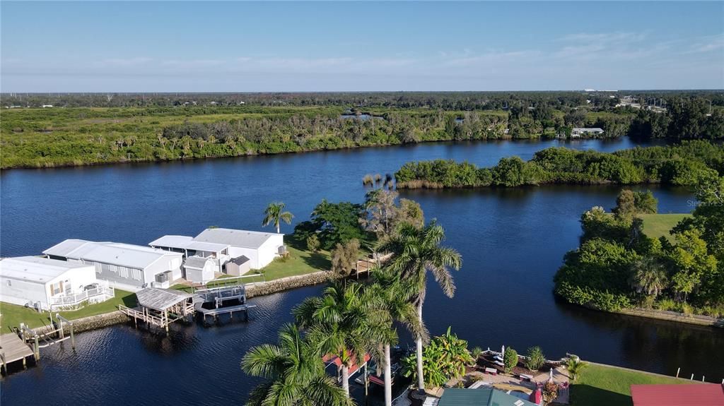 На продажу: $210,000 (2 спален, 2 ванн, 1056 Квадратных фут)