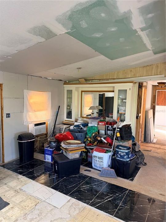 На продажу: $210,000 (2 спален, 2 ванн, 1056 Квадратных фут)