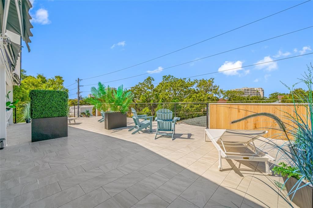 Activo con contrato: $2,000 (1 camas, 1 baños, 400 Pies cuadrados)