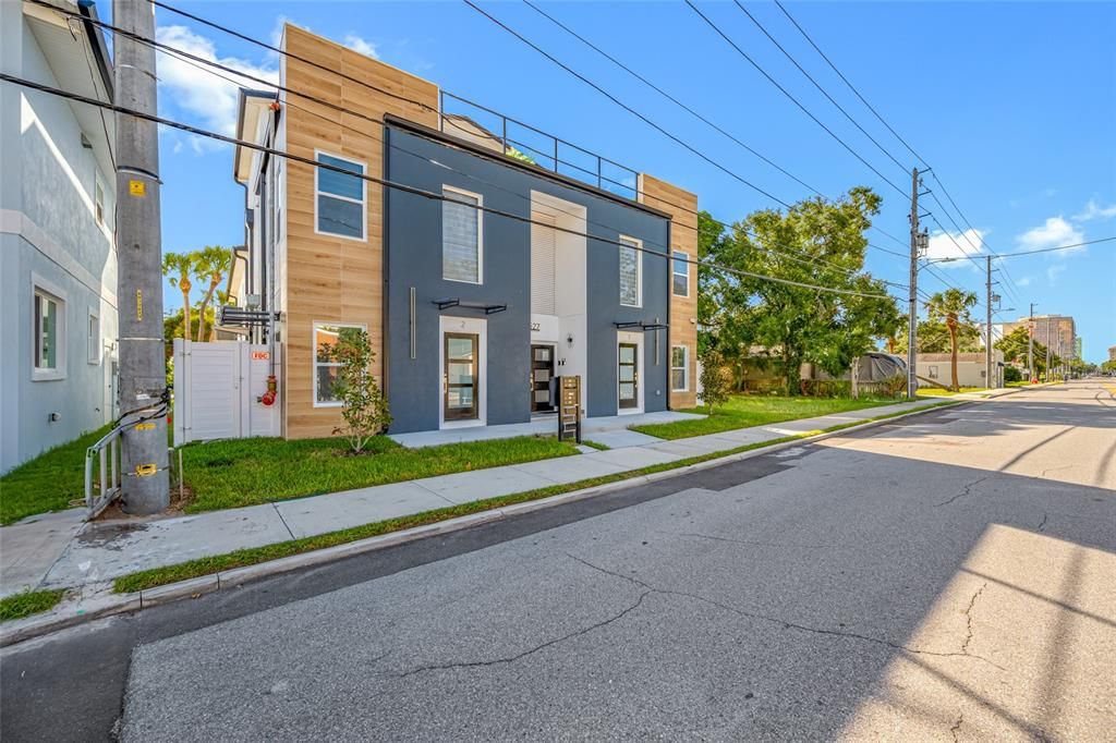 Activo con contrato: $2,000 (1 camas, 1 baños, 400 Pies cuadrados)