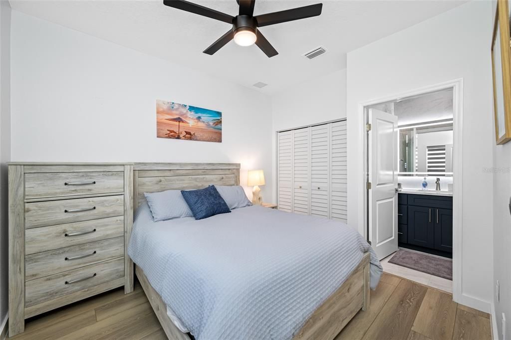 Activo con contrato: $2,000 (1 camas, 1 baños, 400 Pies cuadrados)