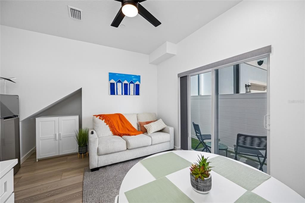 Activo con contrato: $2,000 (1 camas, 1 baños, 400 Pies cuadrados)