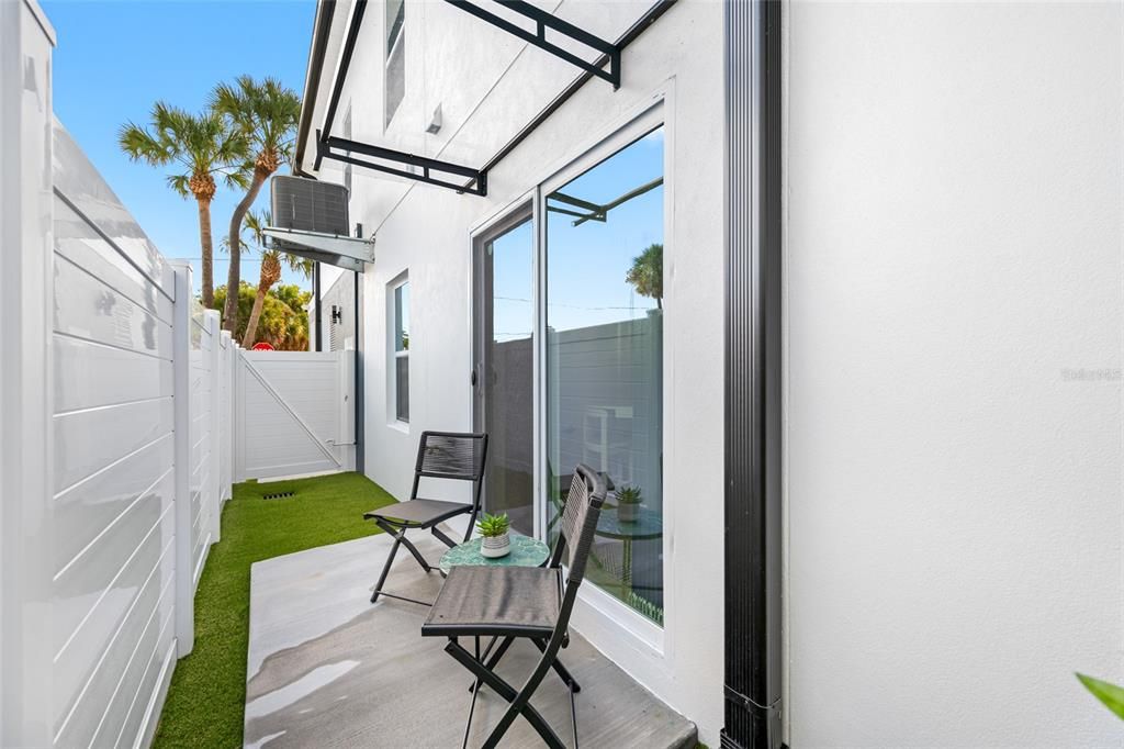 Activo con contrato: $2,000 (1 camas, 1 baños, 400 Pies cuadrados)