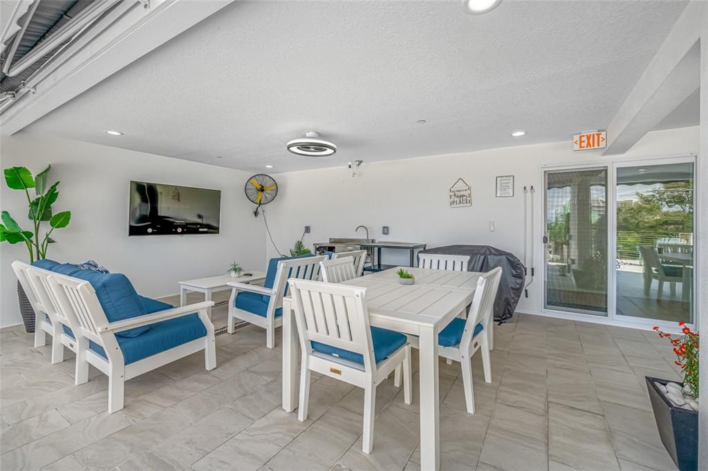 Activo con contrato: $2,000 (1 camas, 1 baños, 400 Pies cuadrados)