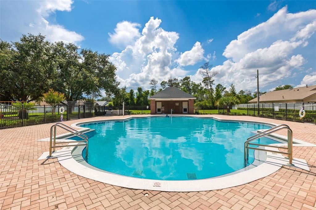 For Sale: $365,000 (4 beds, 2 baths, 2487 Square Feet)