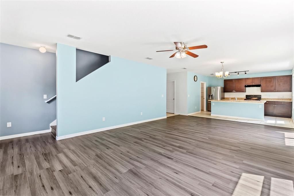 For Sale: $365,000 (4 beds, 2 baths, 2487 Square Feet)