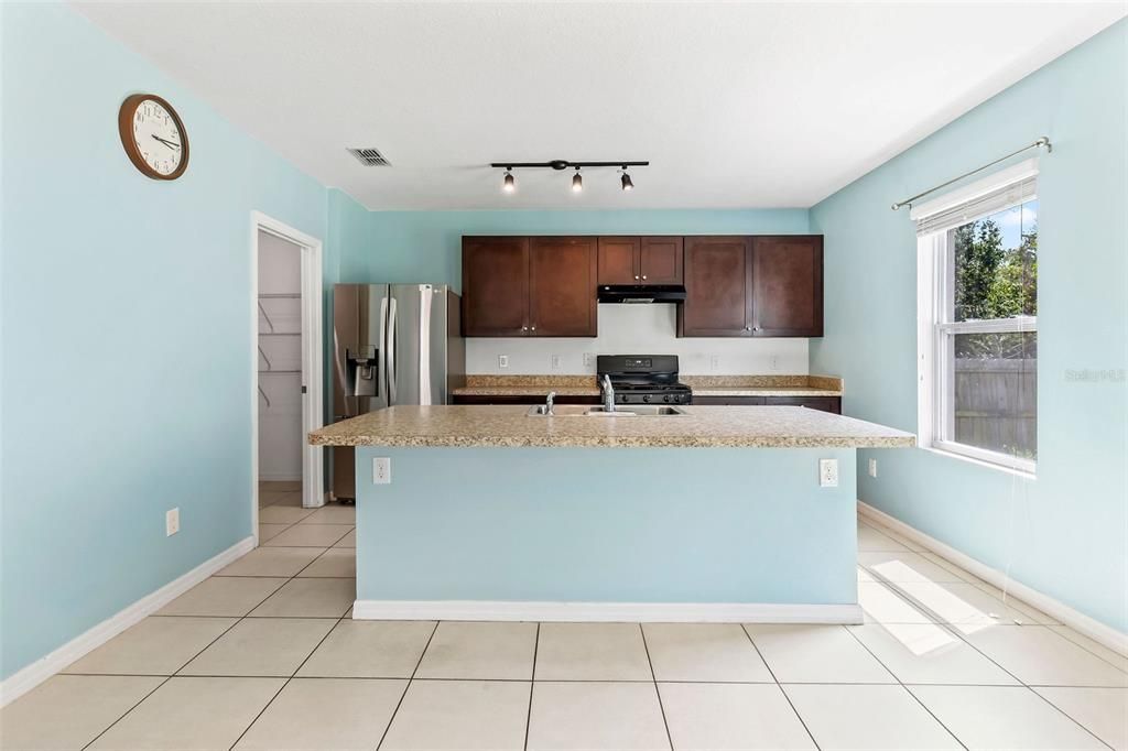 For Sale: $365,000 (4 beds, 2 baths, 2487 Square Feet)