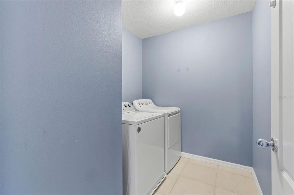 For Sale: $365,000 (4 beds, 2 baths, 2487 Square Feet)