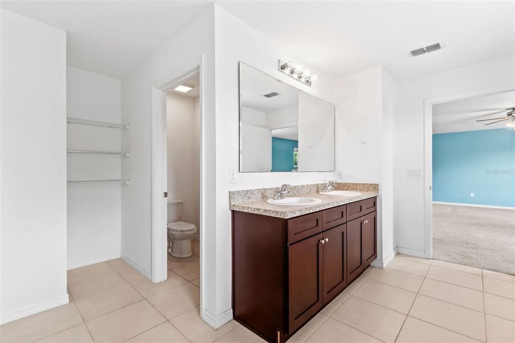 For Sale: $365,000 (4 beds, 2 baths, 2487 Square Feet)