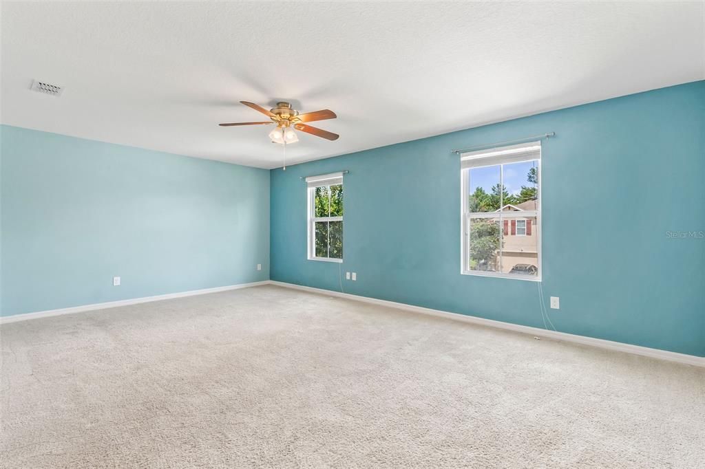 For Sale: $365,000 (4 beds, 2 baths, 2487 Square Feet)