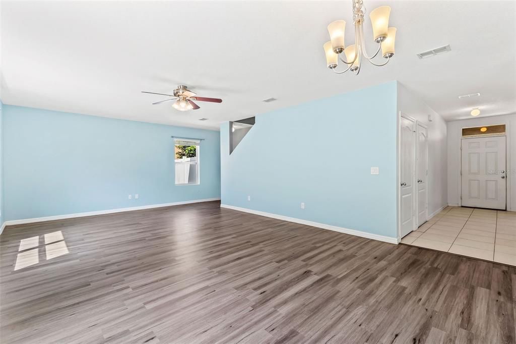 For Sale: $365,000 (4 beds, 2 baths, 2487 Square Feet)