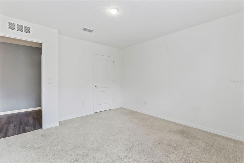 For Sale: $365,000 (4 beds, 2 baths, 2487 Square Feet)