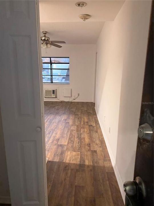 出租: $1,100 (1 贝兹, 1 浴室, 511 平方英尺)