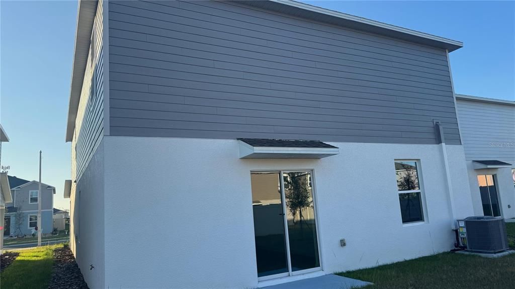 For Rent: $2,300 (5 beds, 2 baths, 2326 Square Feet)