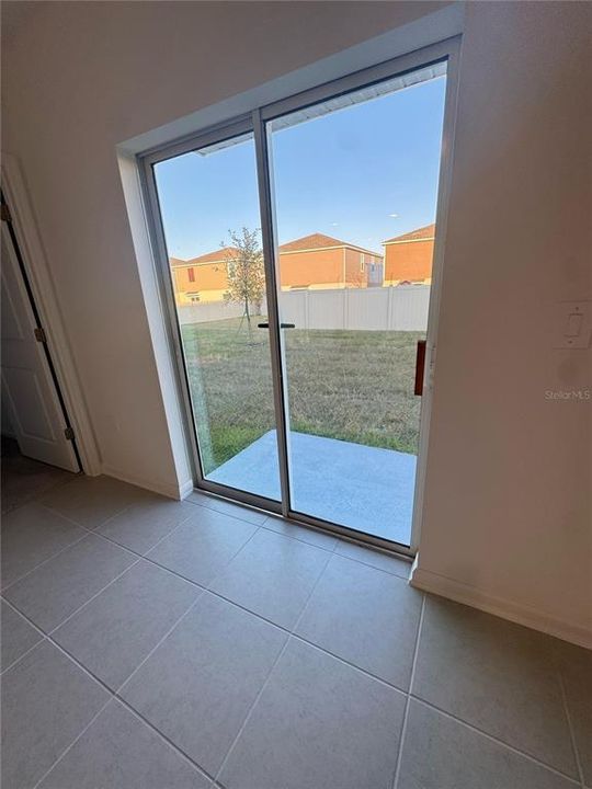 For Rent: $2,300 (5 beds, 2 baths, 2326 Square Feet)