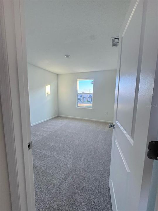 For Rent: $2,300 (5 beds, 2 baths, 2326 Square Feet)