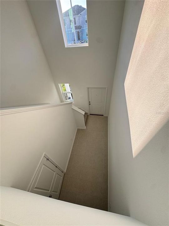 For Rent: $2,300 (5 beds, 2 baths, 2326 Square Feet)