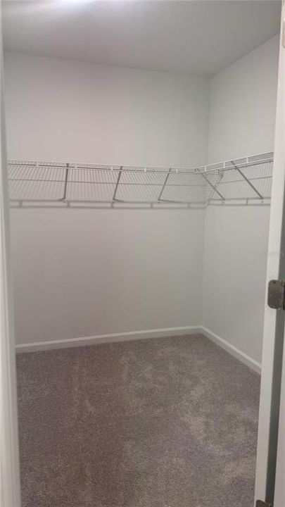 For Rent: $2,300 (5 beds, 2 baths, 2326 Square Feet)