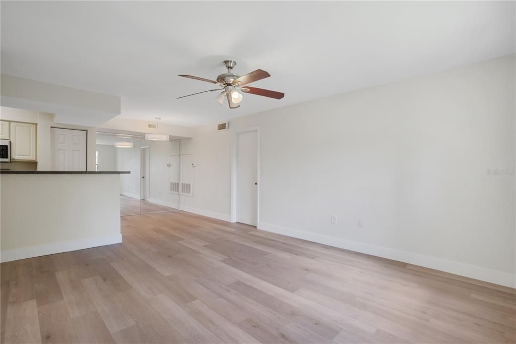 For Rent: $1,550 (2 beds, 2 baths, 937 Square Feet)