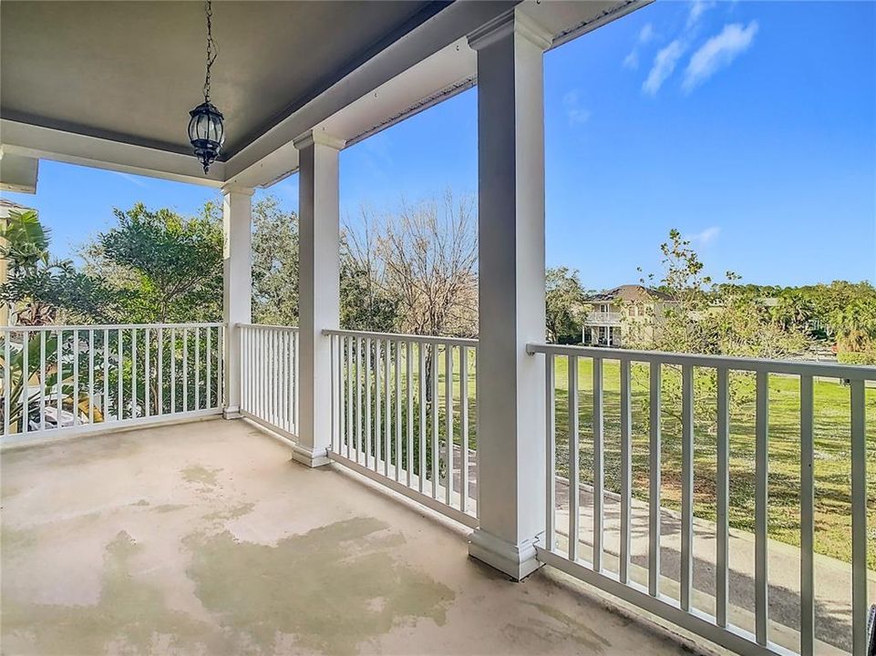 Activo con contrato: $604,950 (4 camas, 2 baños, 3334 Pies cuadrados)