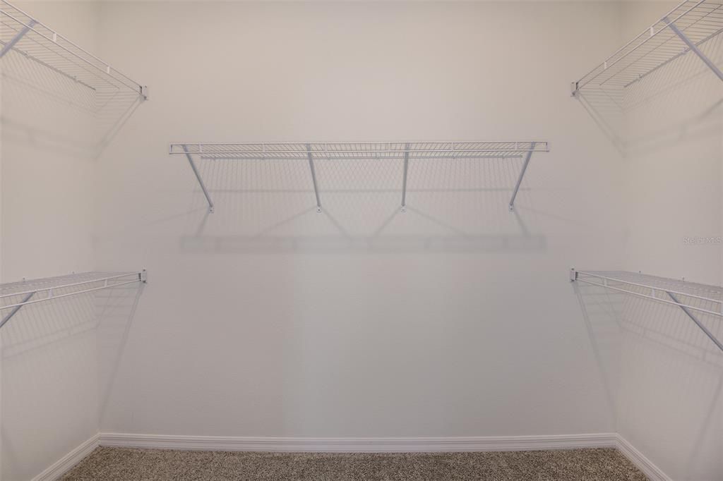 Activo con contrato: $397,050 (3 camas, 3 baños, 2262 Pies cuadrados)