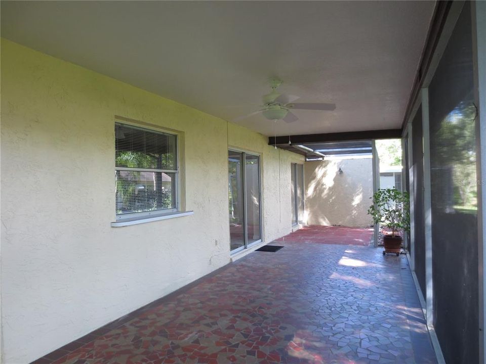 Active With Contract: $2,550 (2 beds, 2 baths, 1249 Square Feet)