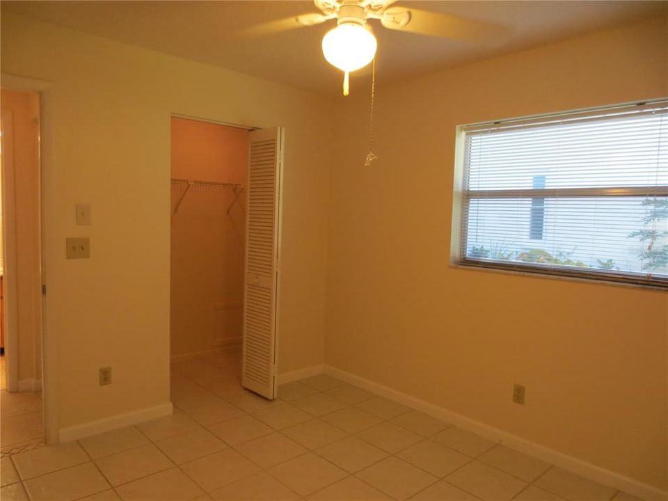 Active With Contract: $2,550 (2 beds, 2 baths, 1249 Square Feet)