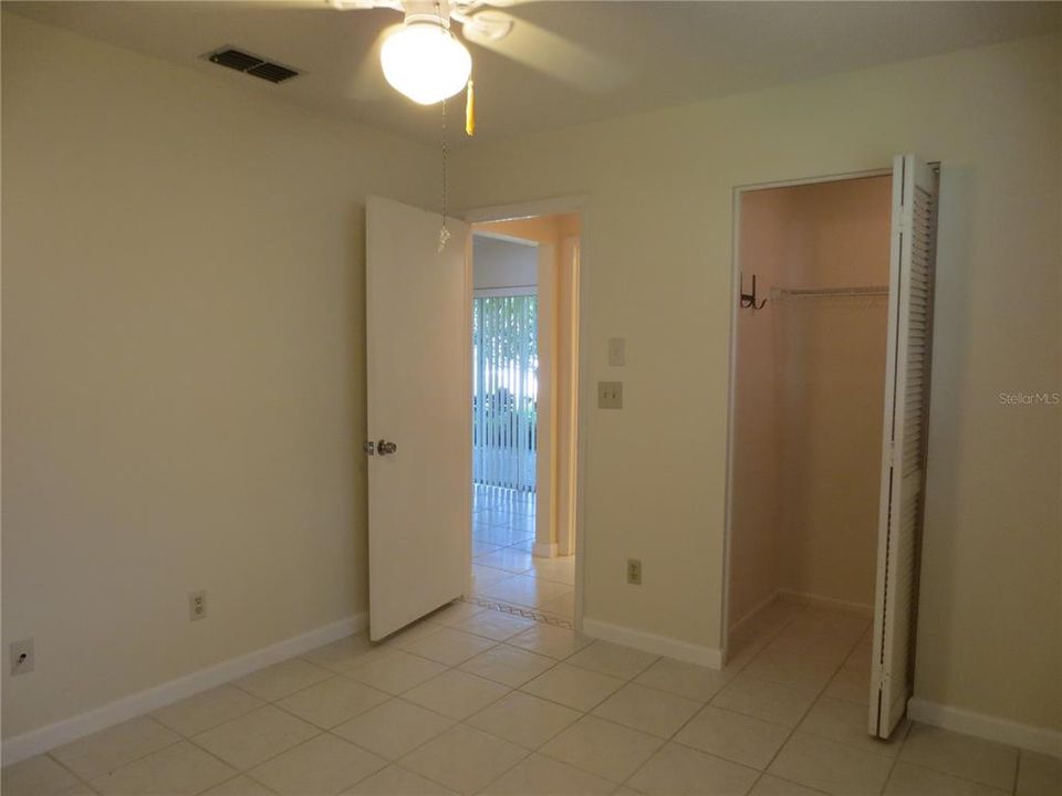 Active With Contract: $2,550 (2 beds, 2 baths, 1249 Square Feet)