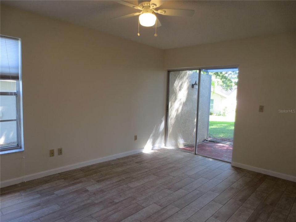 Active With Contract: $2,550 (2 beds, 2 baths, 1249 Square Feet)