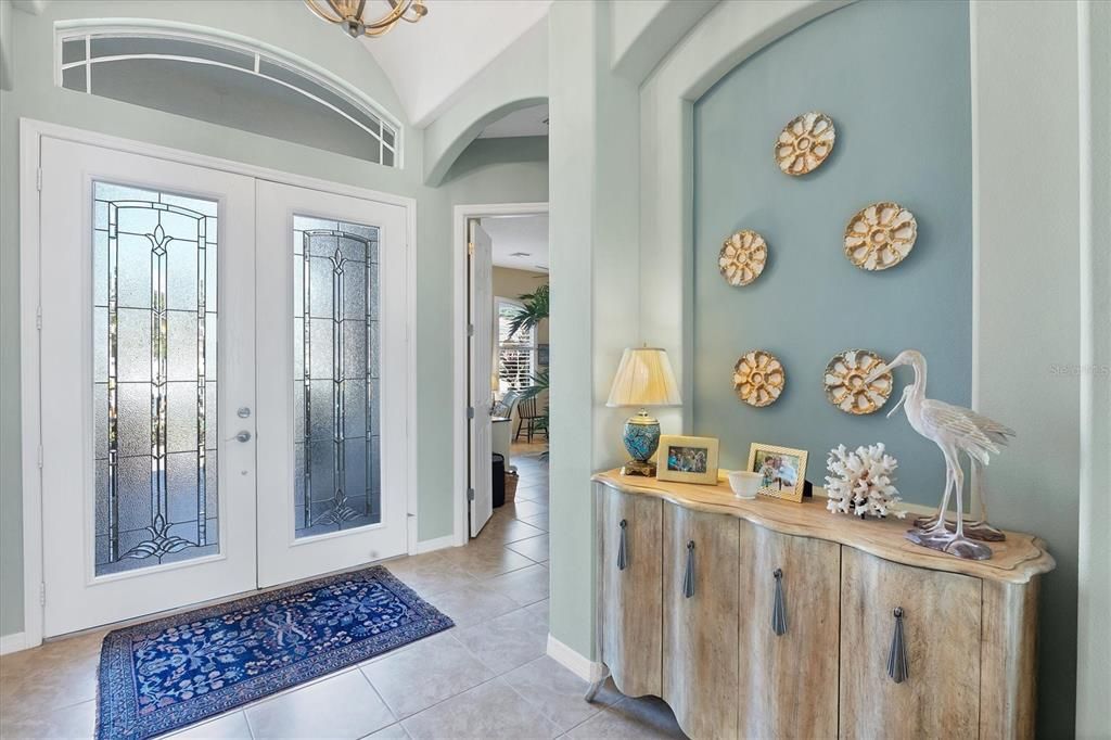 合同活跃: $745,000 (3 贝兹, 2 浴室, 2485 平方英尺)