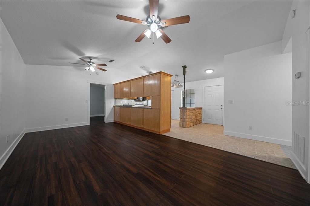 En Venta: $384,990 (3 camas, 2 baños, 1530 Pies cuadrados)