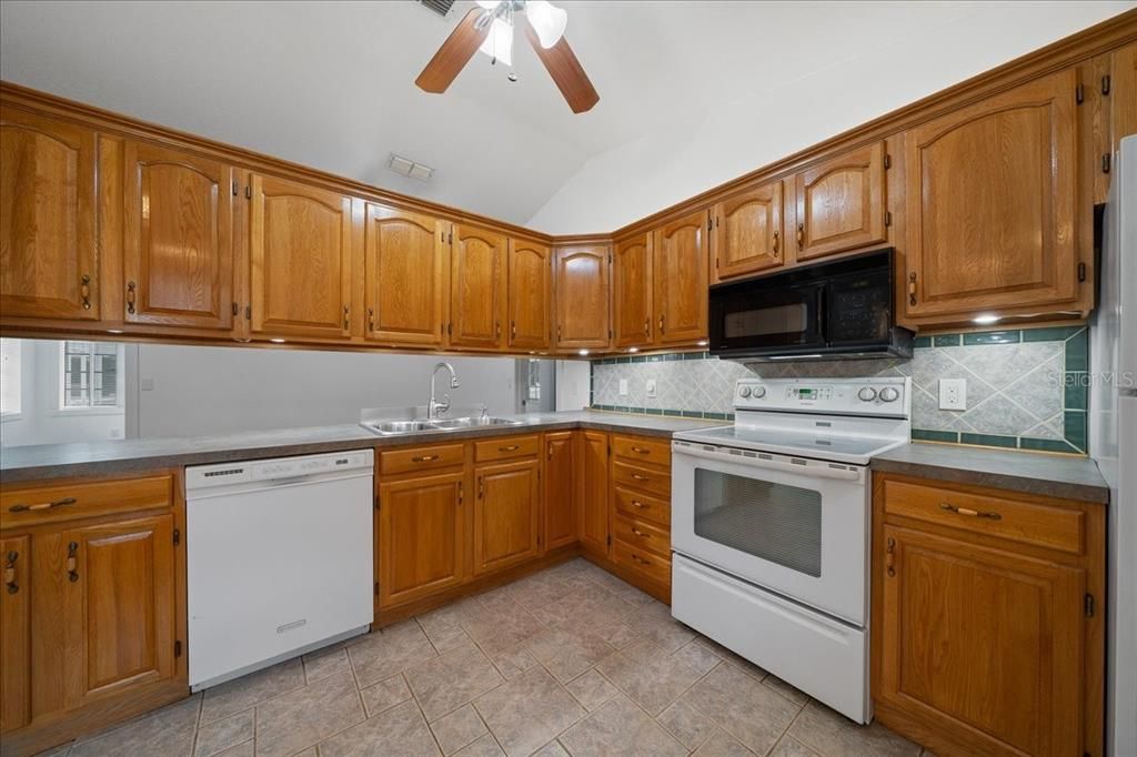 En Venta: $384,990 (3 camas, 2 baños, 1530 Pies cuadrados)