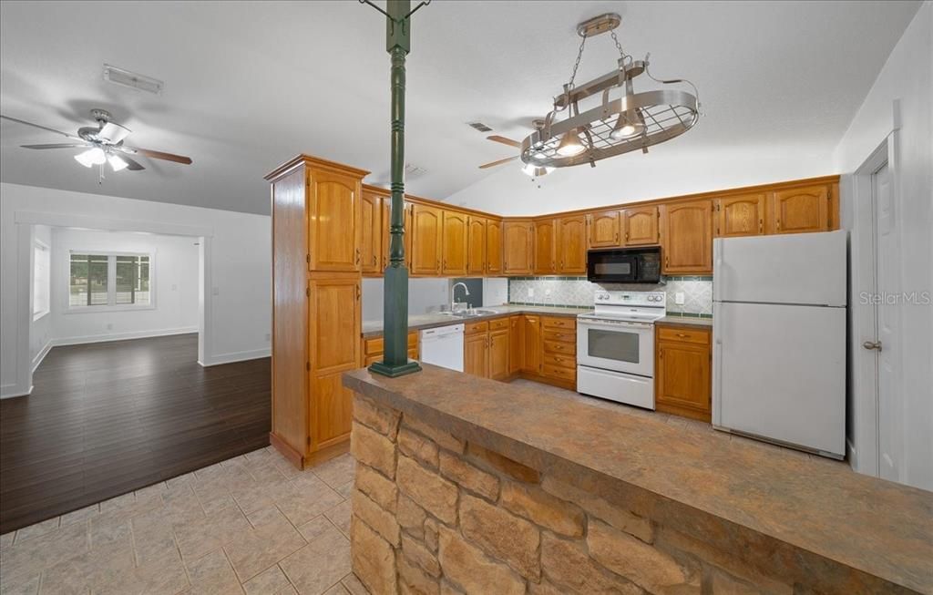 En Venta: $384,990 (3 camas, 2 baños, 1530 Pies cuadrados)