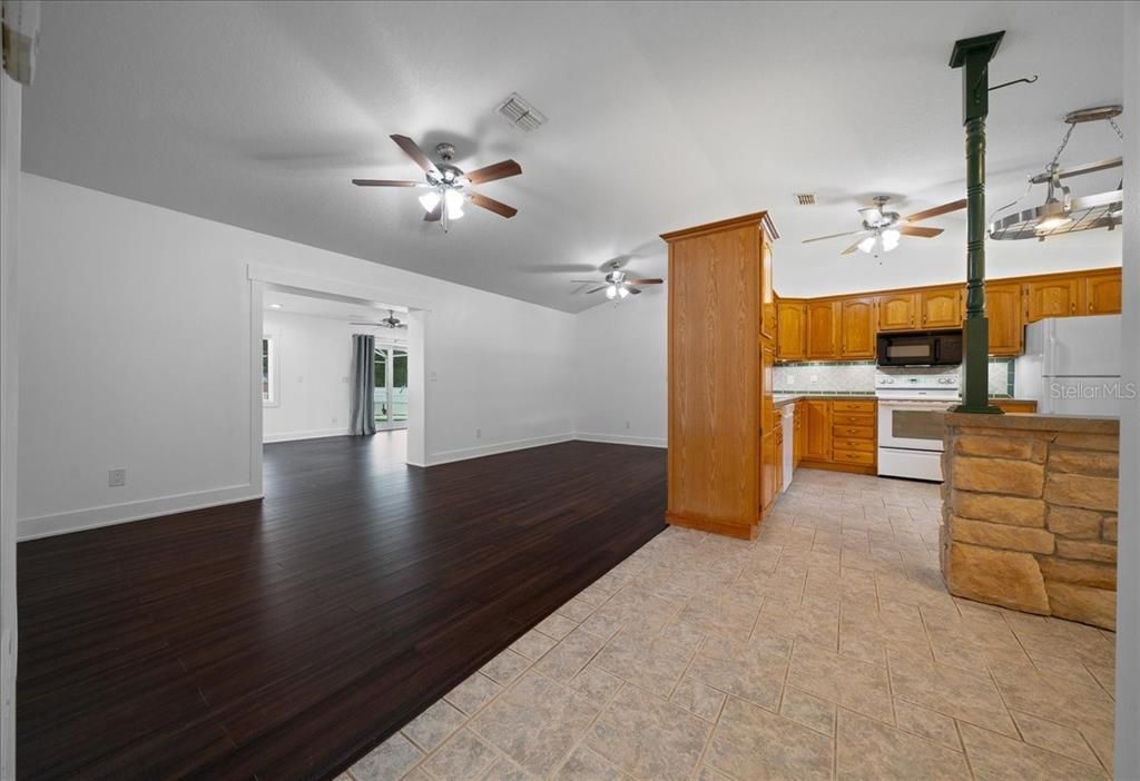 En Venta: $384,990 (3 camas, 2 baños, 1530 Pies cuadrados)