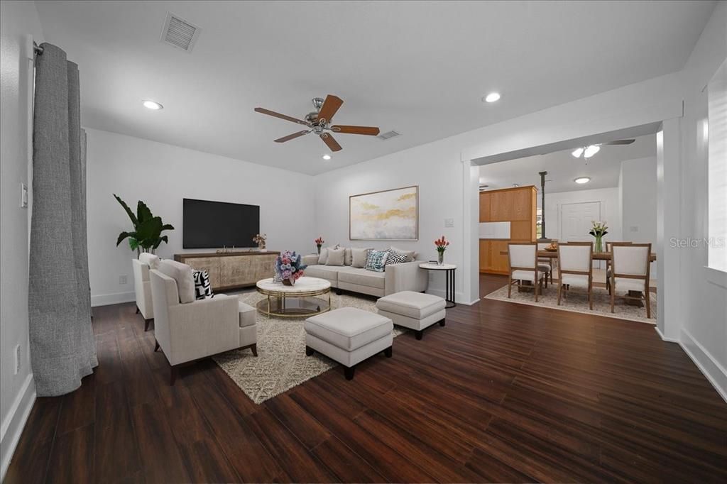 En Venta: $384,990 (3 camas, 2 baños, 1530 Pies cuadrados)